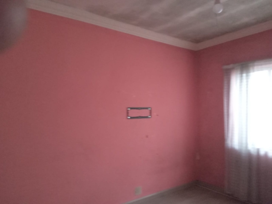 To Let Commercial Property for Rent in Eikendal Western Cape
